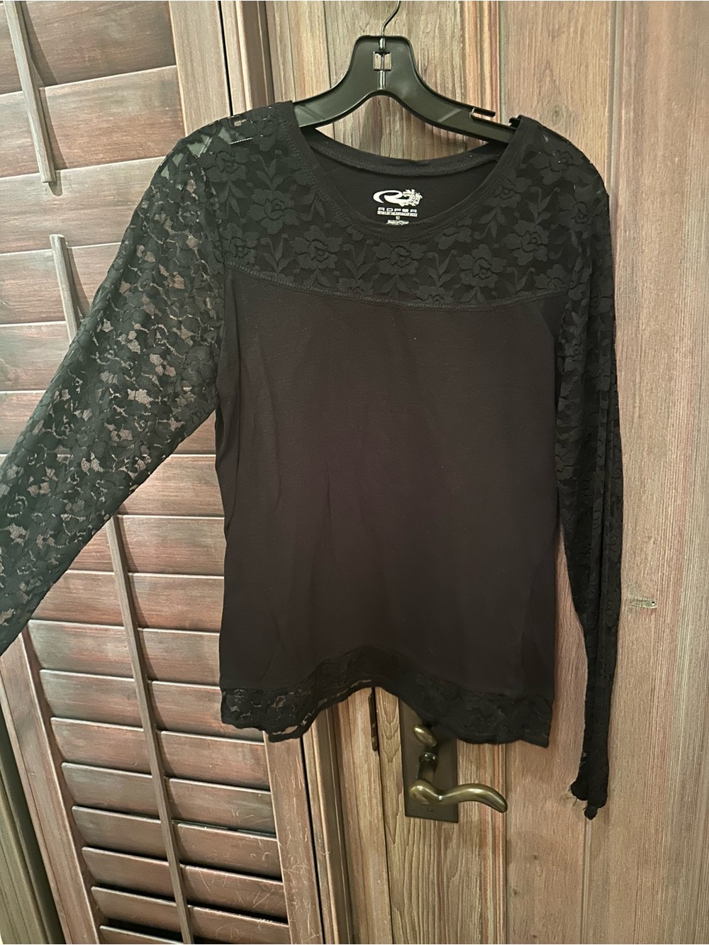 Roper Black Long-Sleeve Lace Yoke Top